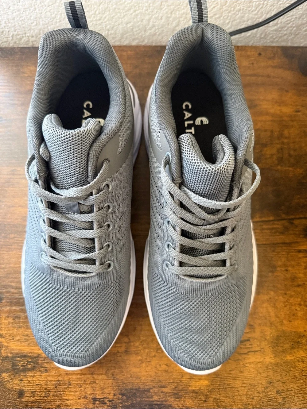 Men's Grey Lightweight Mesh Sneakers with Cushioned Sole